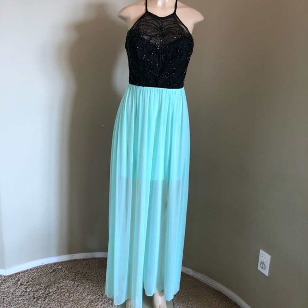 056-Women’s Maxi Dress